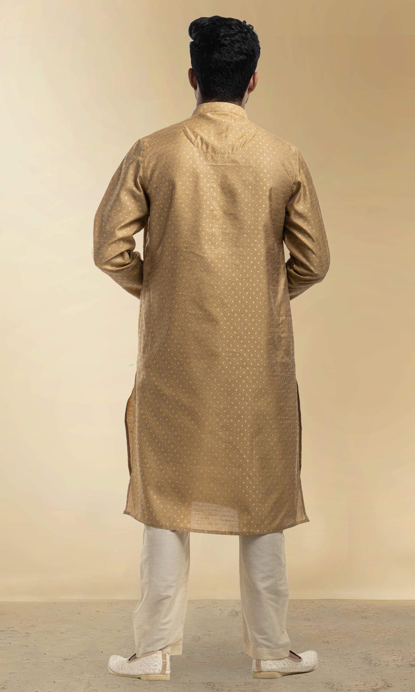 GOLD WEAVED GEOMETRIC PATTERN KURTA