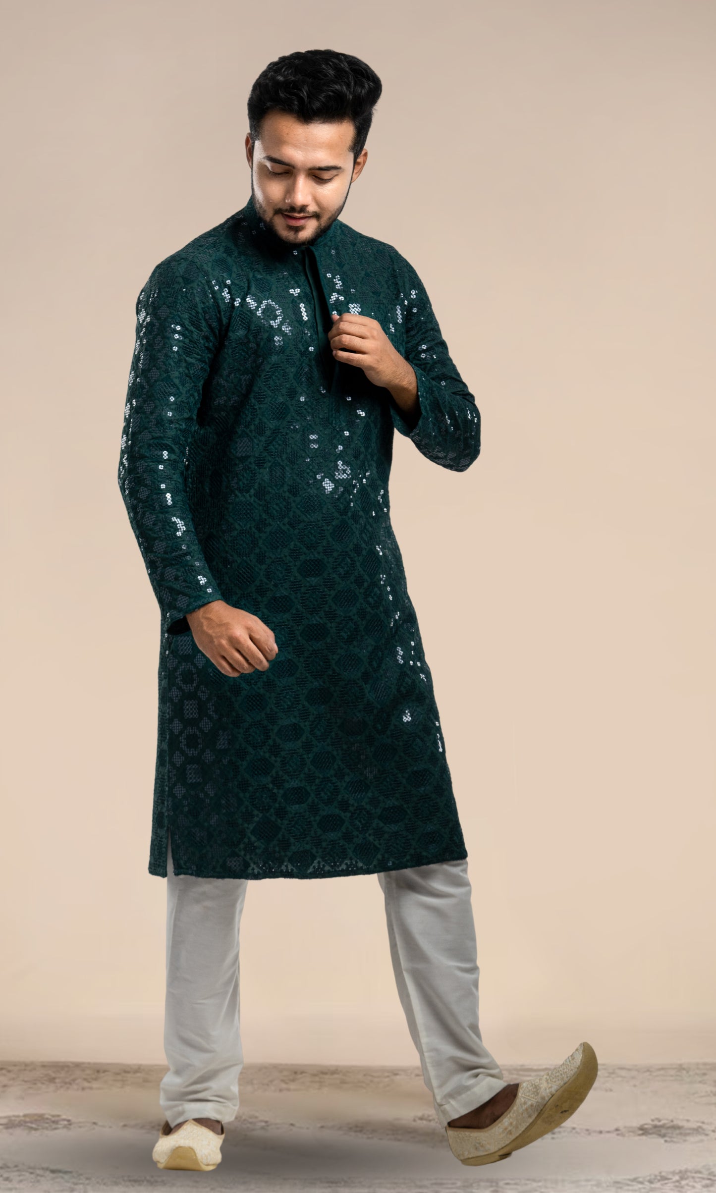 GREEN SEQUIN EMBELLISHED CHIKANKARI KURTA