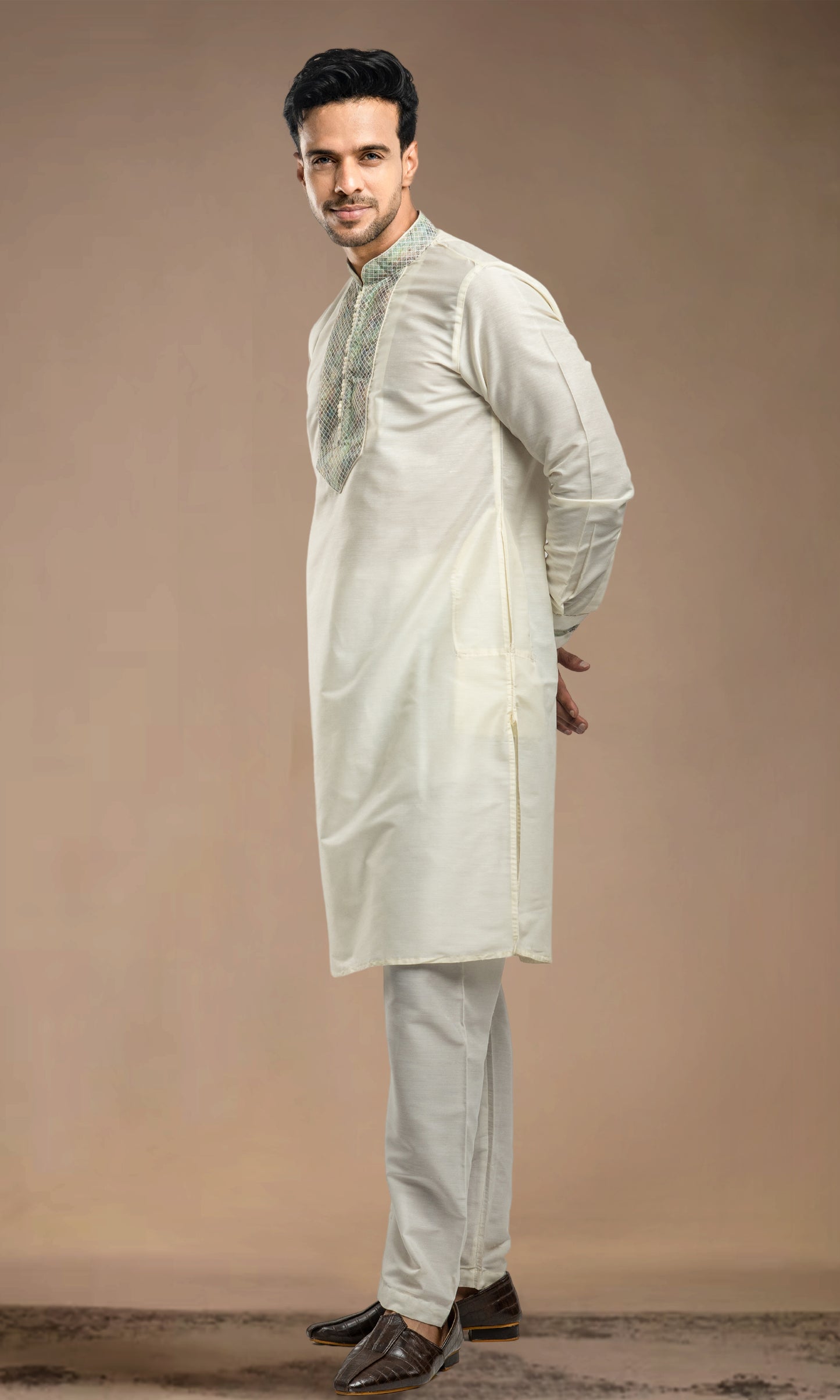 IVORY THREADWORK KURTA WITH POTLI BUTTONS & PRINTED CUFF SLEEVES