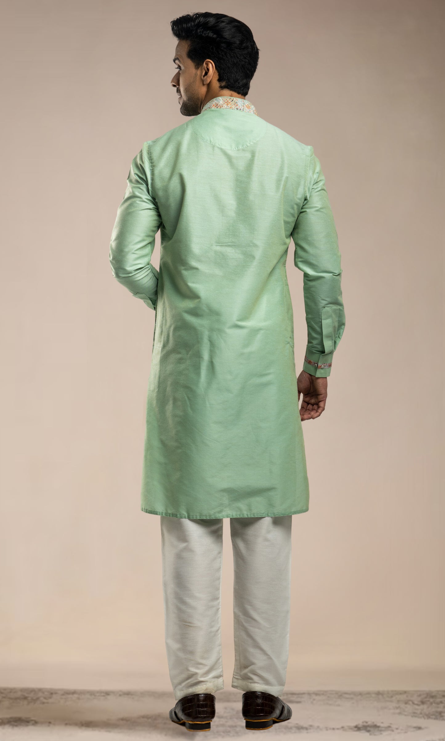 PISTA THREADWORK KURTA WITH POTLI BUTTONS & PRINTED CUFF SLEEVES