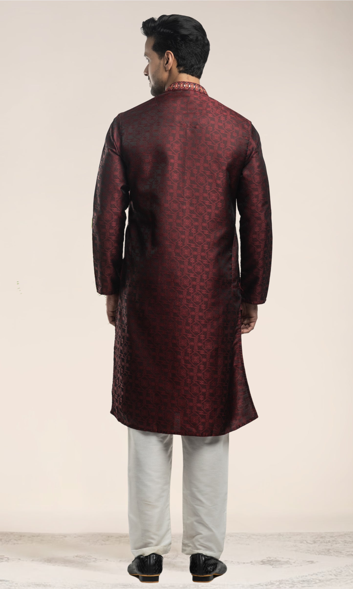 BURNT MAROON MEDALLION WEIVED KURTA WITH MIRRIORED THREADWORK EMBRIODERY