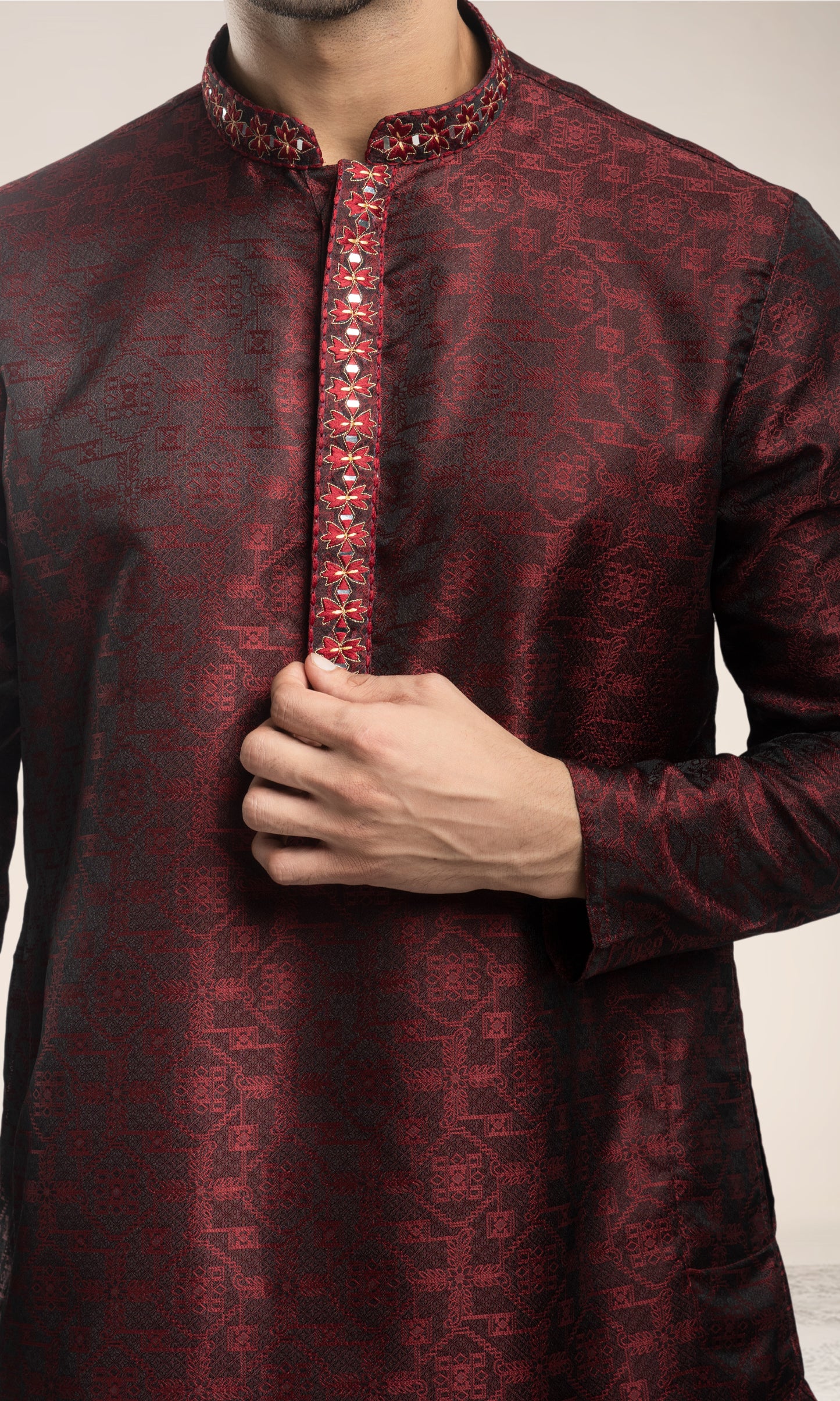 BURNT MAROON MEDALLION WEIVED KURTA WITH MIRRIORED THREADWORK EMBRIODERY