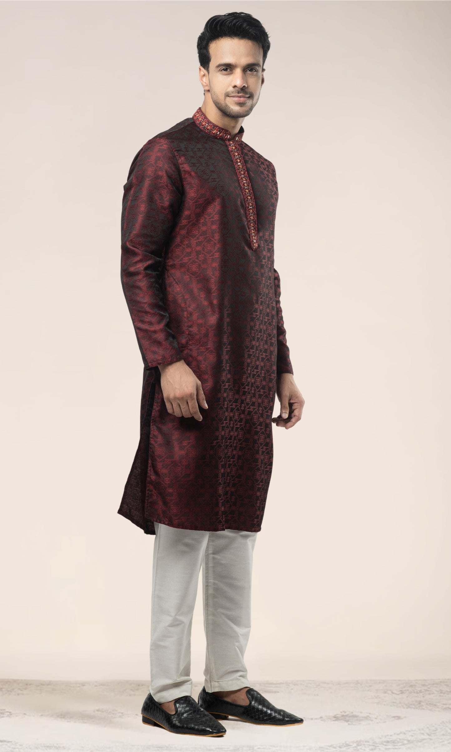 BURNT MAROON MEDALLION WEIVED KURTA WITH MIRRIORED THREADWORK EMBRIODERY